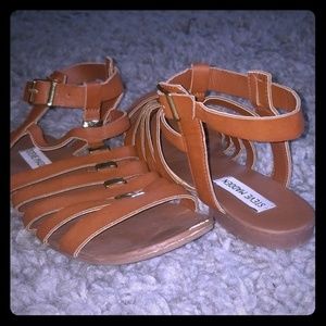 Super cute Steve Madden gladiator sandals